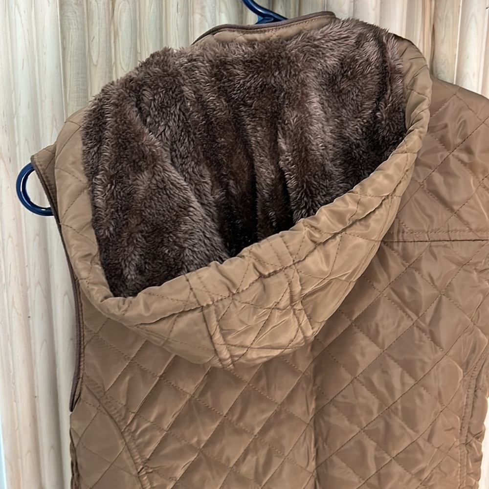 Winter Vest. Super Soft Inside, Mint Condition. S… - image 8